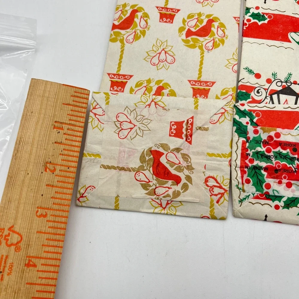 Vintage Christmas Gift Bags Set of 2‎ Tall Red Holly Lantern Bird Potted Plant